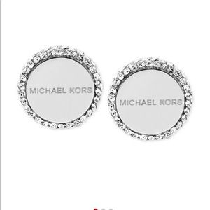 Meet your Posher, Summer