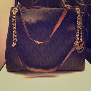 Michael Kors (Jet Set Logo Shoulder Bag)