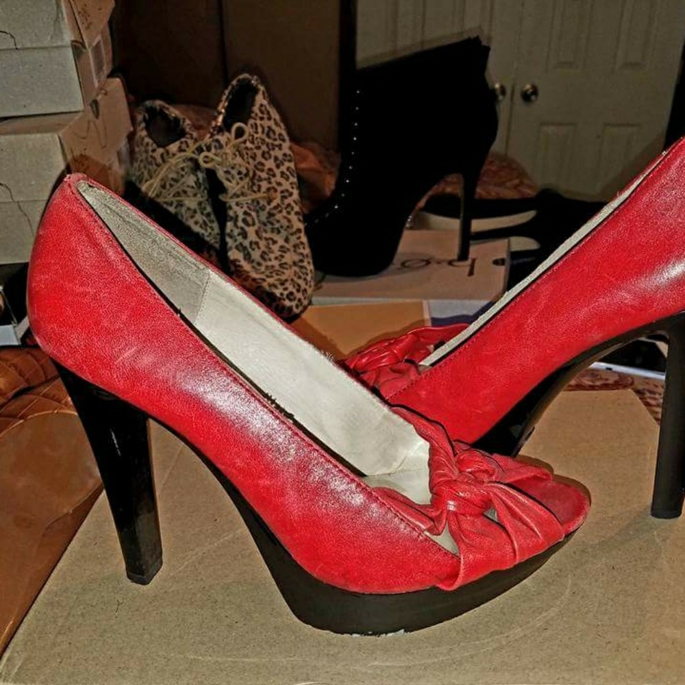 Michael Kors RED Heels size 10