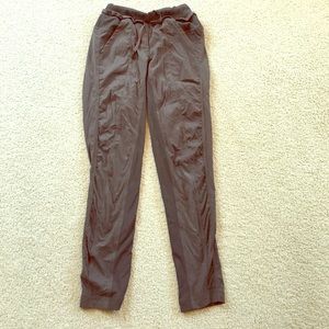 Lululemon cropped pants