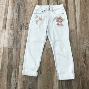 High waisted boyfriend embroidered jeans