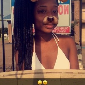 Meet your Posher, Lakima