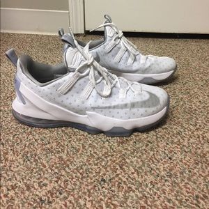 Lebron XIII Low