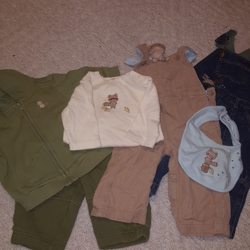 Gymboree raccoon set size 6 to 12 months