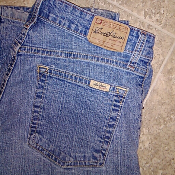 Levi's Straus Women's 8 Mid Rise Bootcut Jeans - Picture 4 of 5
