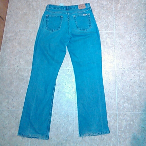 Levi's Straus Women's 8 Mid Rise Bootcut Jeans - Picture 2 of 5