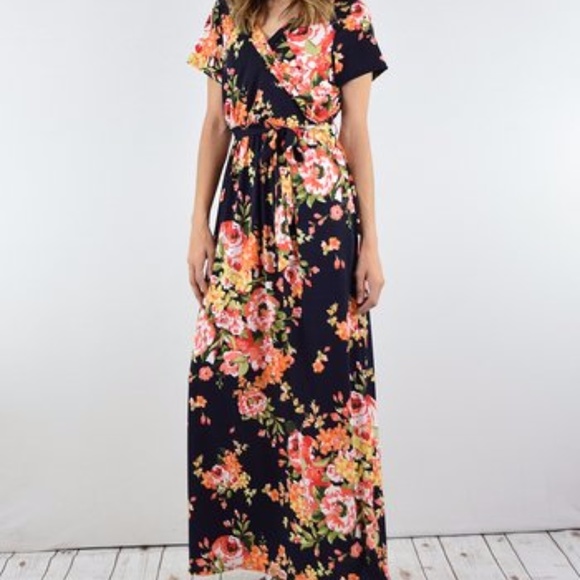 Eloges Dresses & Skirts - Floral Maxi Dress