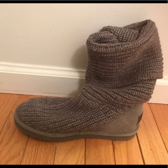 UGG Shoes - ⬇️ UGG sweater cardy boots