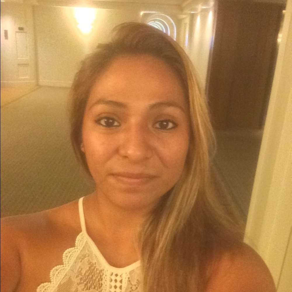 Meet your Posher, Gina