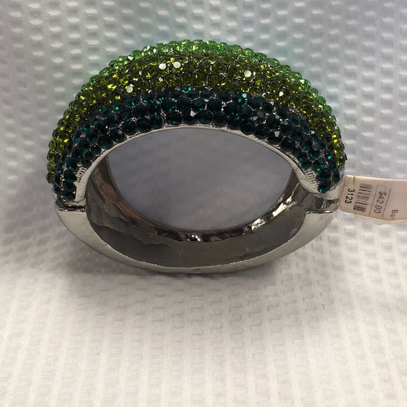 Chunky Crystal Magnetic Hinged Bracelets/Green - Picture 5 of 7