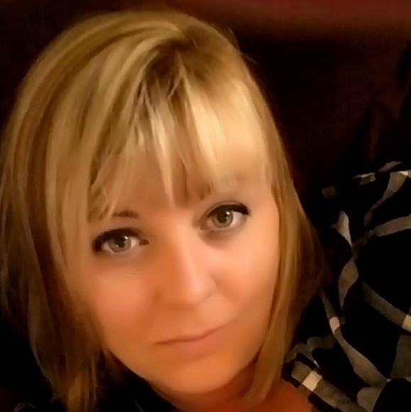 Meet your Posher, Joann - Picture 1 of 1