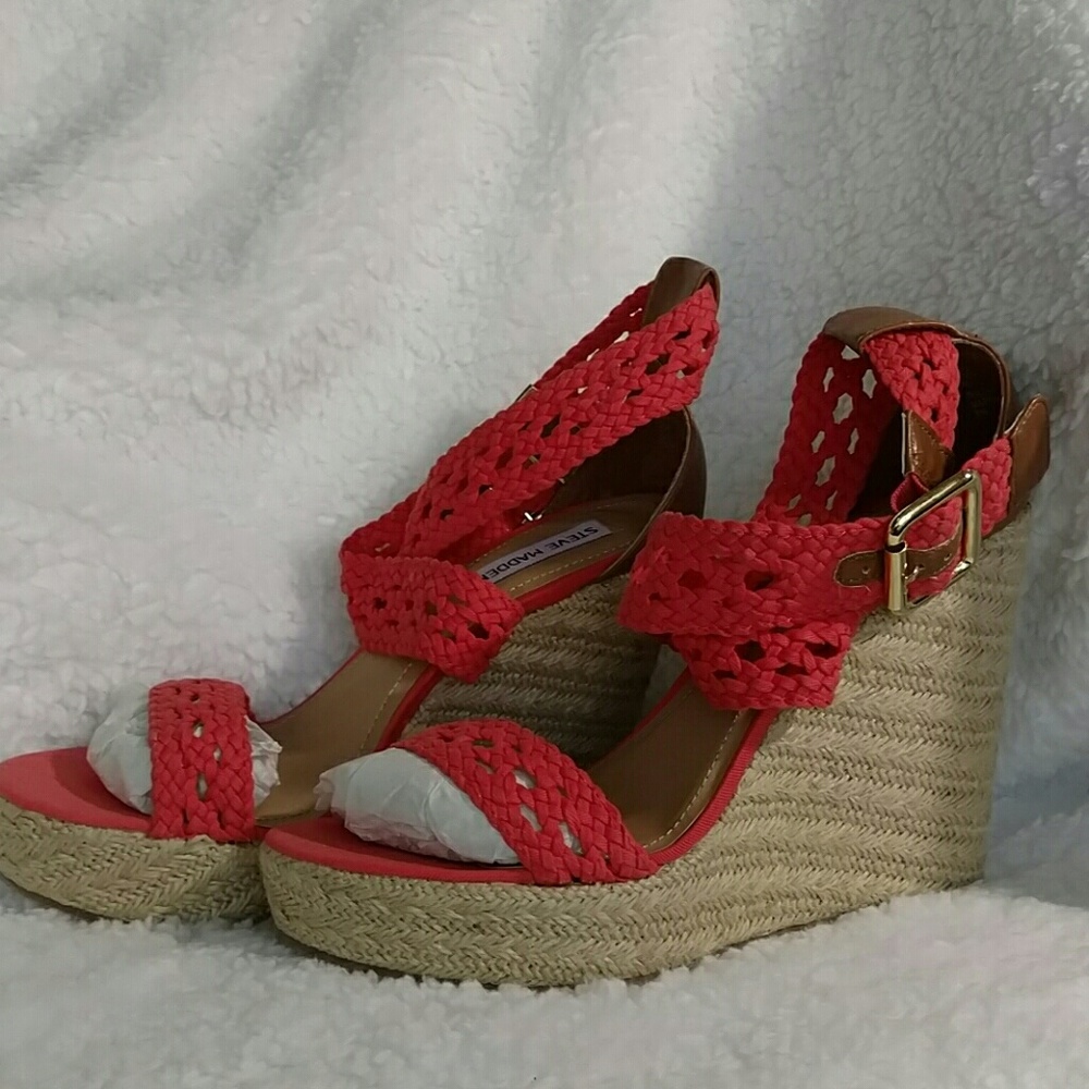 Steve Madden Magestee Wedge Coral Size 10.