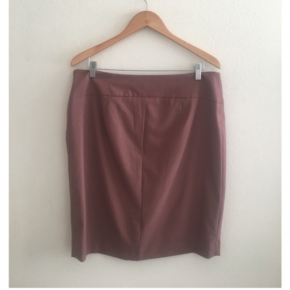 Limited pencil skirt - Picture 2 of 3