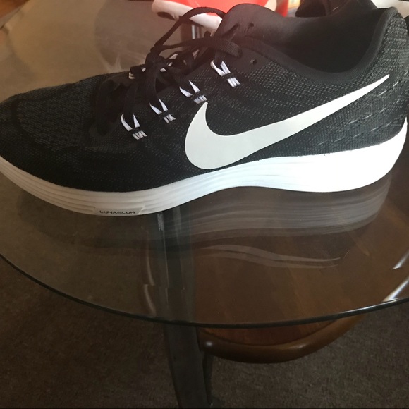 Nike sneakers - Picture 2 of 3