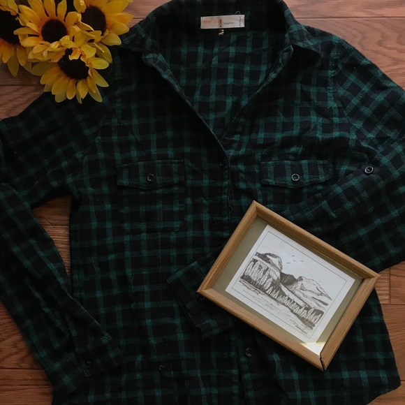 PacSun Tops - Green and black flannel