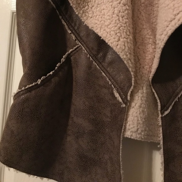 The softest brown sweater vest - Picture 2 of 3