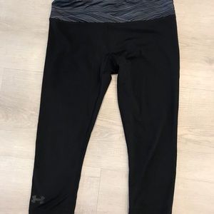 Under armour cropped leggings black