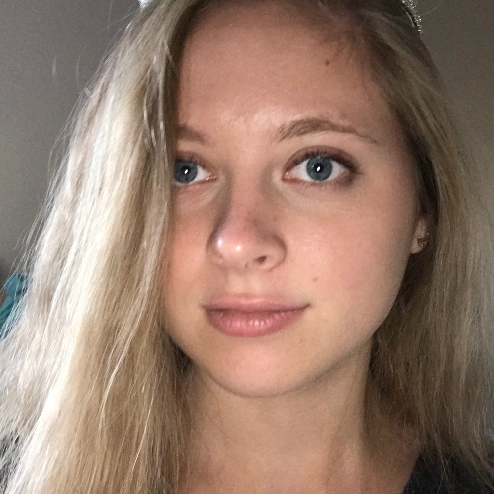 Meet your Posher, Becca