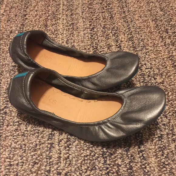 Tieks Shoes - Tieks *LIKE NEW* Metallic Pewter Grey Silver Sz 7