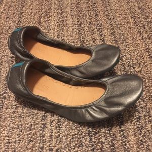 Tieks *LIKE NEW* Metallic Pewter Grey Silver Sz 7