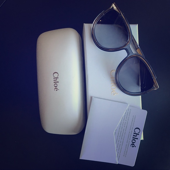 Chloe Jayme Feminine Round Sunglasses -Dark Gray.