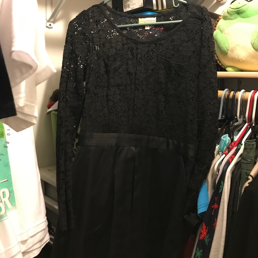 Black long sleeve dress. Princess Vera Wang