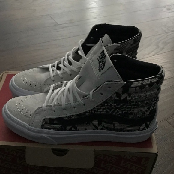 Vans - Picture 2 of 4