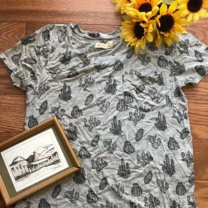 Fun and unique cactus hollister t shirt