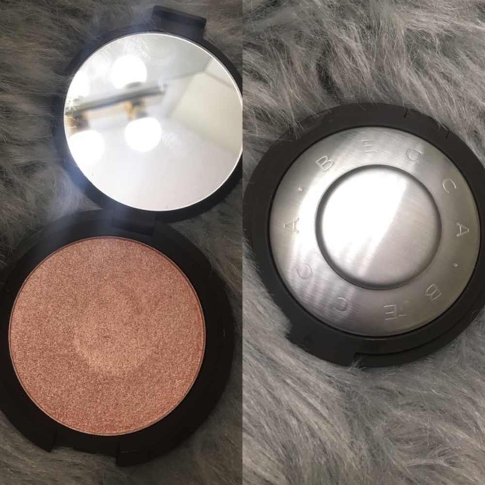BECCA HIGHLIGHTER - ROSE GOLD
