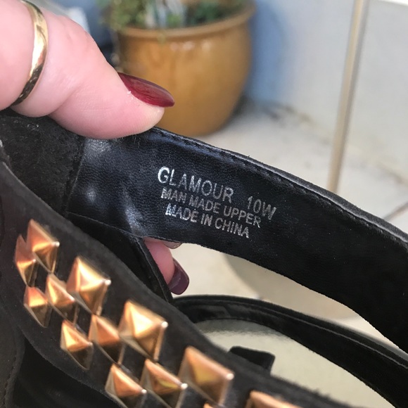 SOLD TORRID Black Gold Studded Open Toe Wedges 10 - Picture 4 of 8