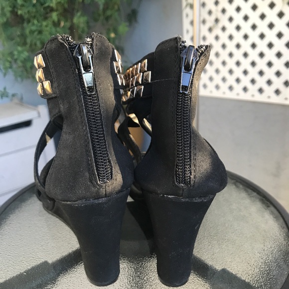 SOLD TORRID Black Gold Studded Open Toe Wedges 10 - Picture 5 of 8
