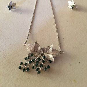 Emerald and silver necklace