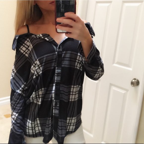 Cold Shoulder Flannel Plaid Shirt - Picture 7 of 8