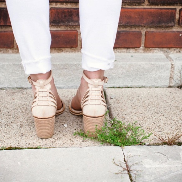 NIB Cream Distressed Woven Low Block Heel Sandal - Picture 2 of 8