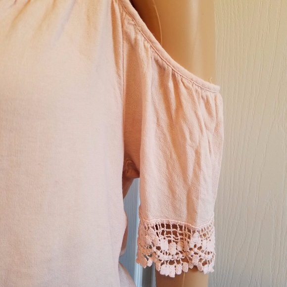 Cute off-the-shoulder spaghetti strap blouse - Picture 4 of 6