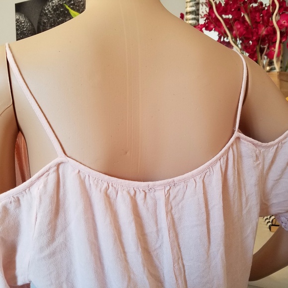 Cute off-the-shoulder spaghetti strap blouse - Picture 5 of 6