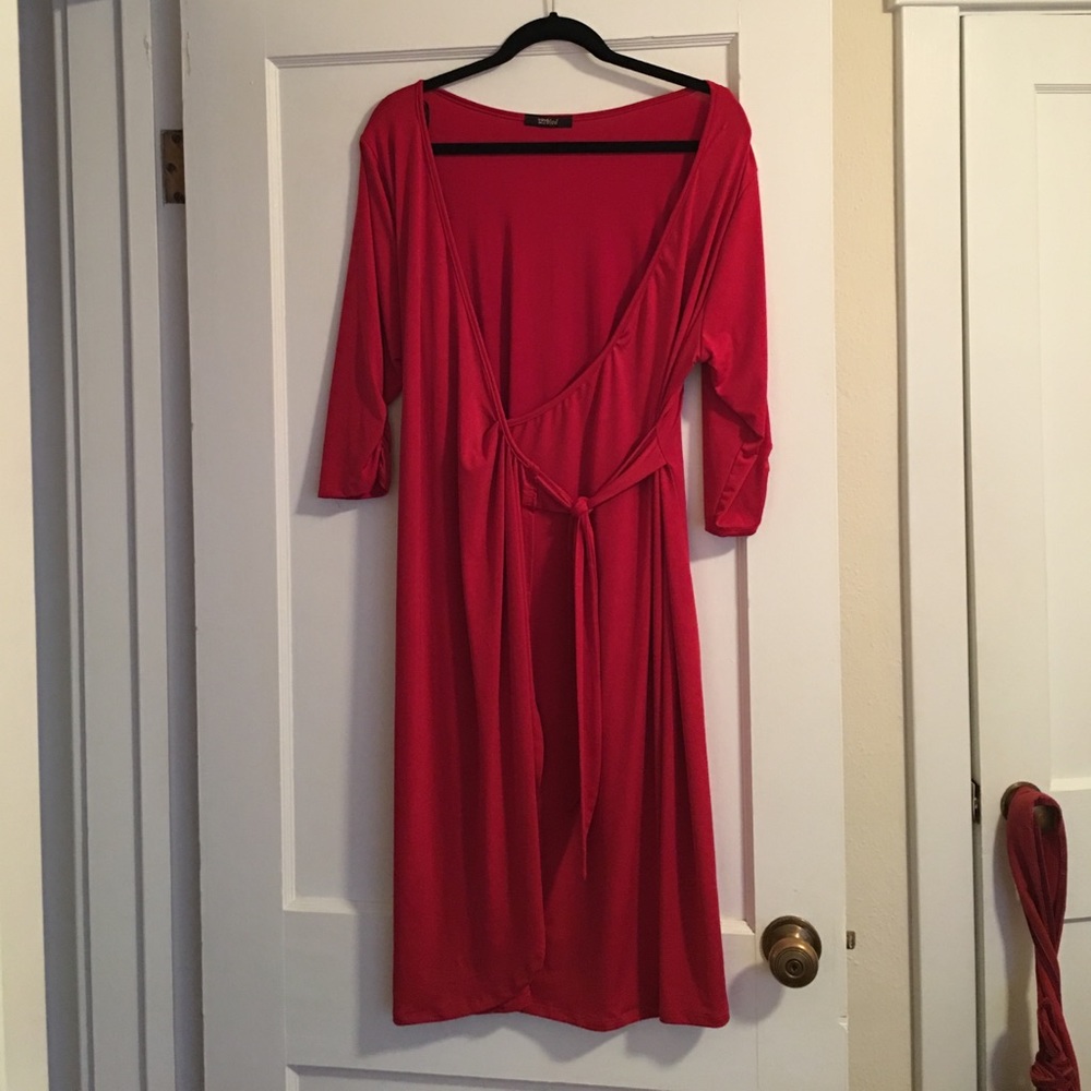 Plus size 2X red dress 3/4 sleeves.