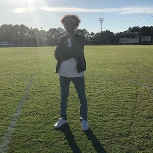 Meet your Posher, Dee