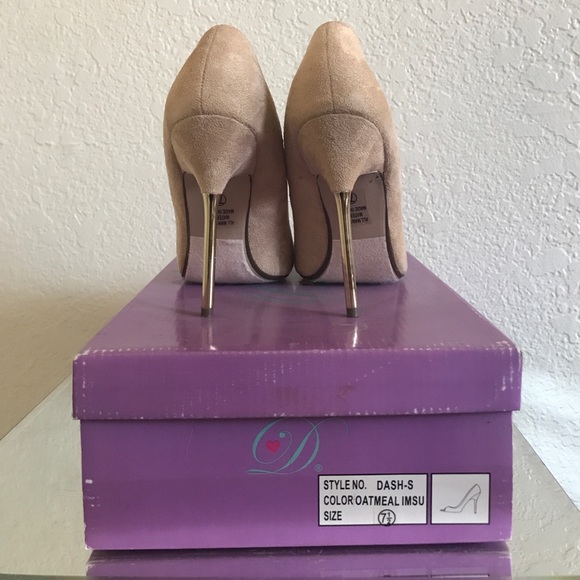 Preowned Stilettos by *Delicious Shoes - Picture 3 of 4