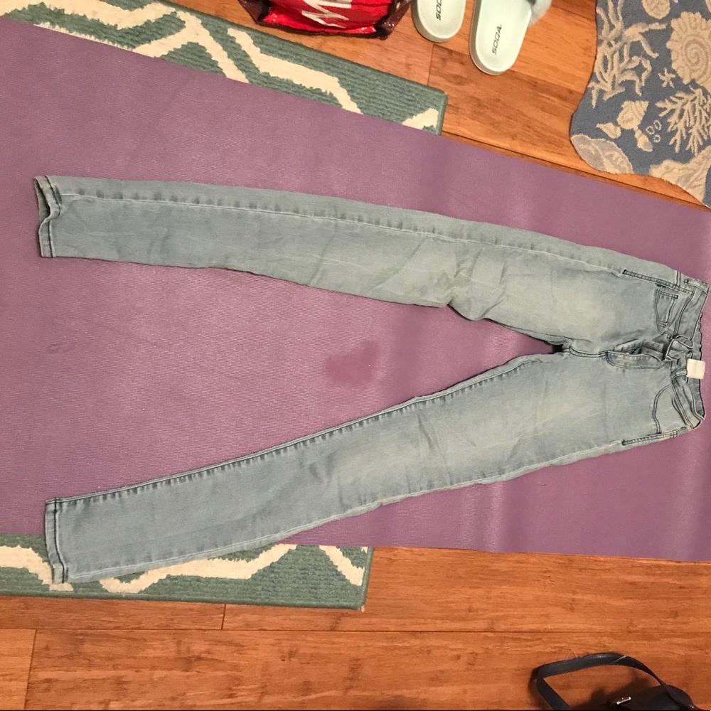 High wasted light colored jeans