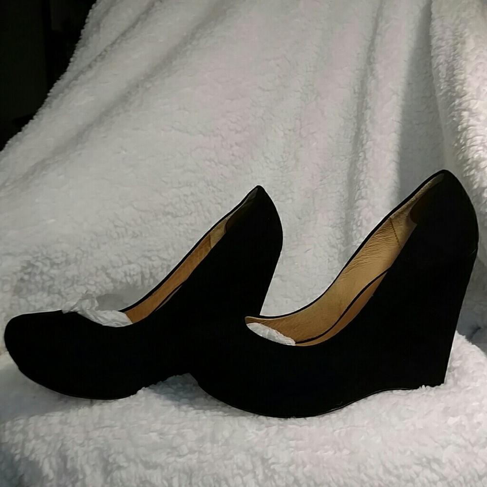 L.A.M.B. - PLUM Black Suede Wedge Pumps Size 9.5
