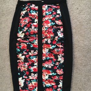 Baileyy44 Pencil Skirt with flower print