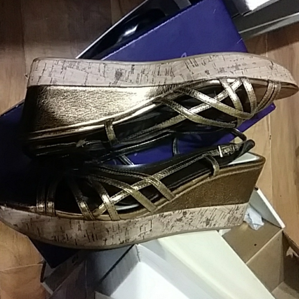 WOMENS WEDGE SANDAL