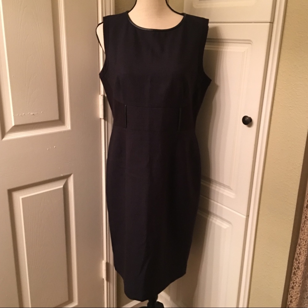 NWT Tahari formal knee length dress size 12
