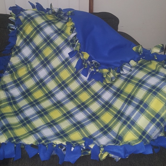 No-Sew blanket - Picture 1 of 1