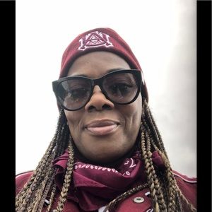 Meet your Posher, Sabrina