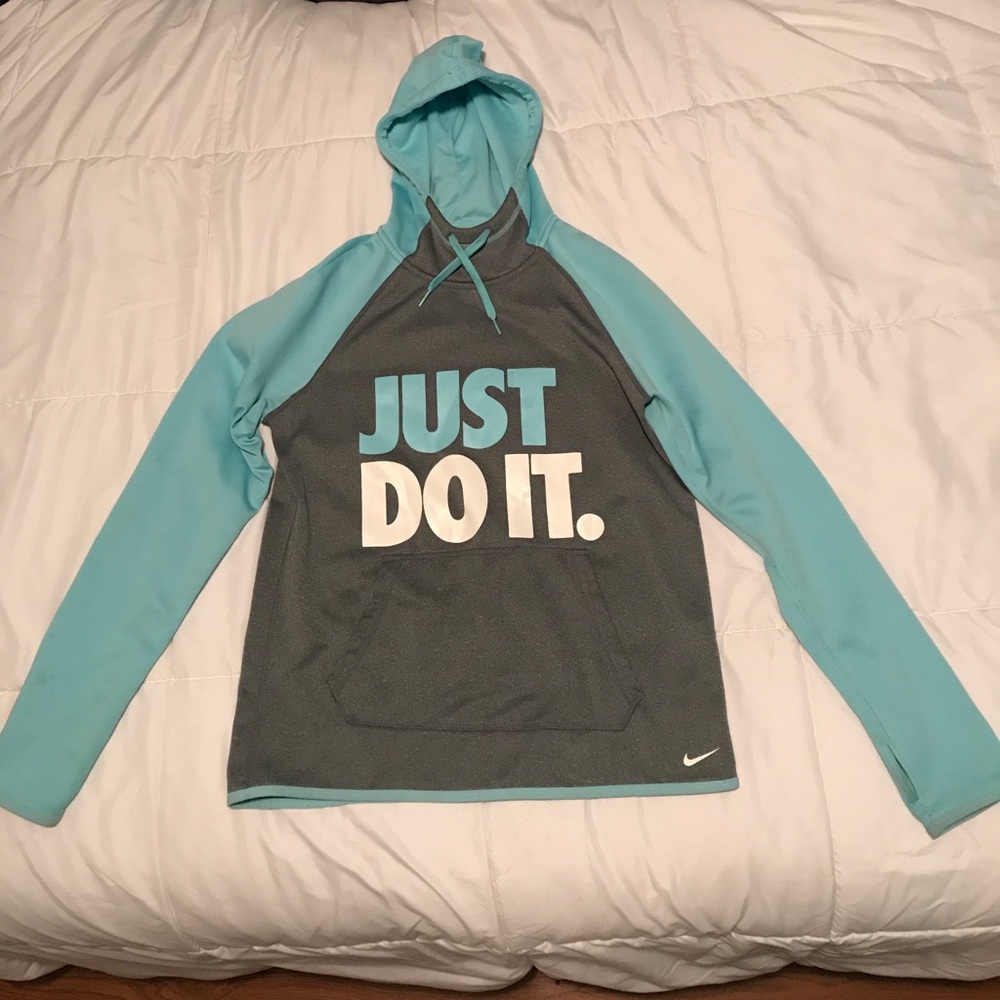 NIKE Therma-Fit Hoodie