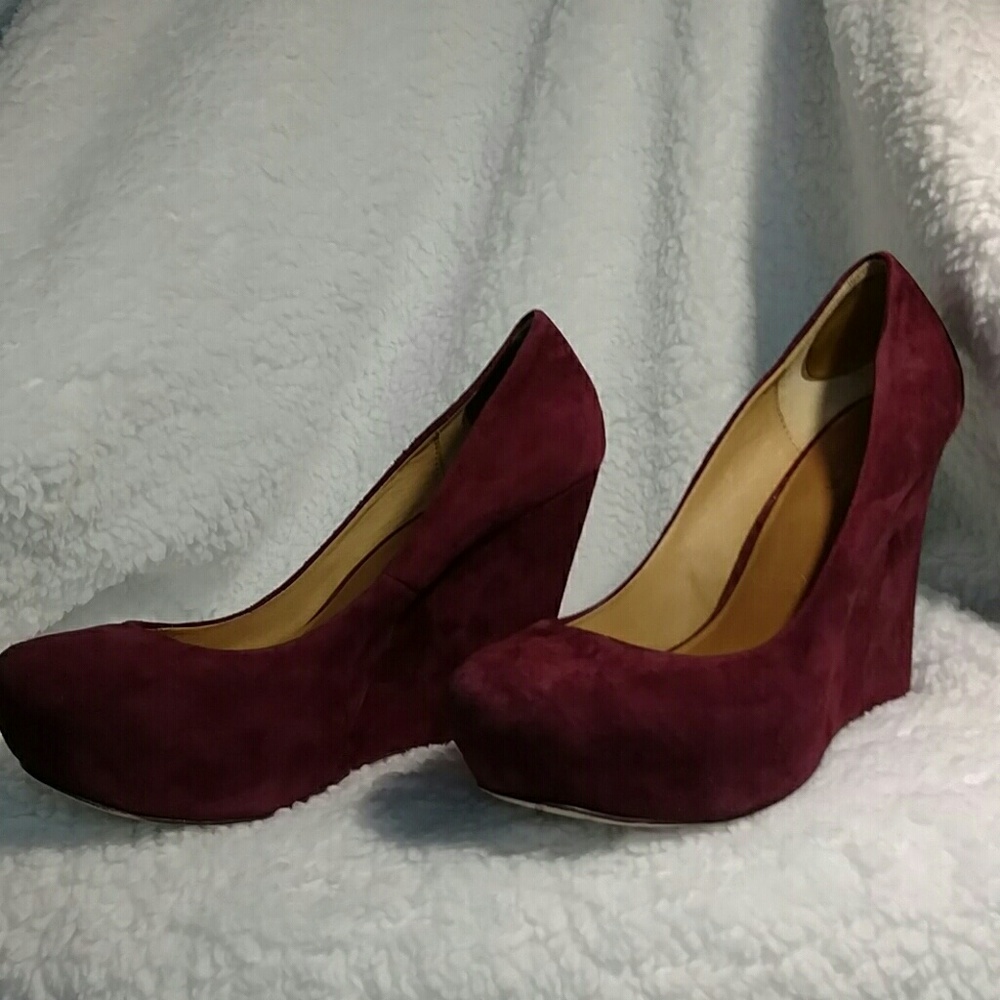 L.A.M.B. PLUM Wedge Pump Burgundy Suede Size 9.5