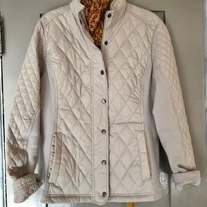Lightly quilted stretchy jacket | EUC