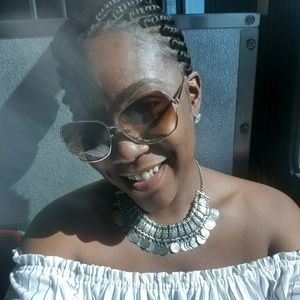 Meet your Posher, Bri